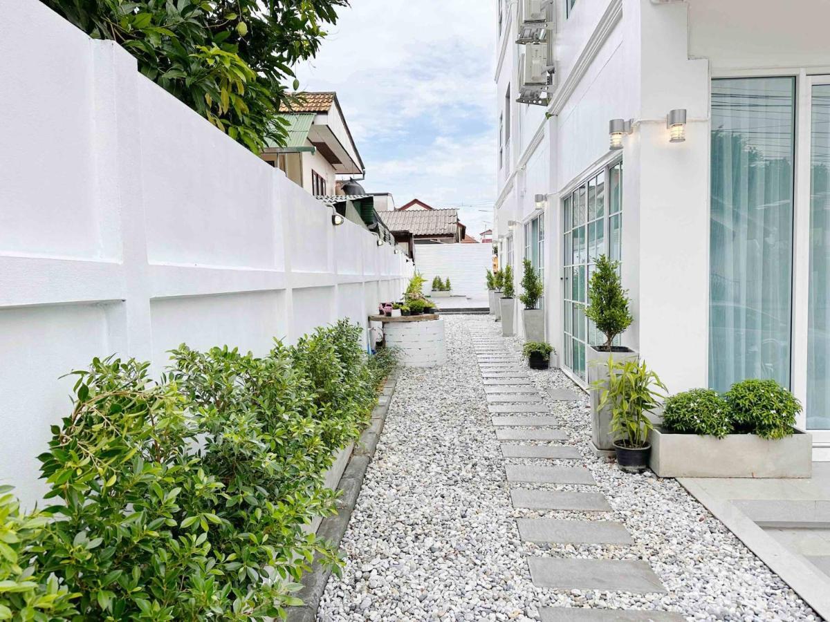 The White House Rachamankha เดอะ ไวท์เฮ้าส์ ราชมรรคา Hostel Chiang Mai Exterior photo