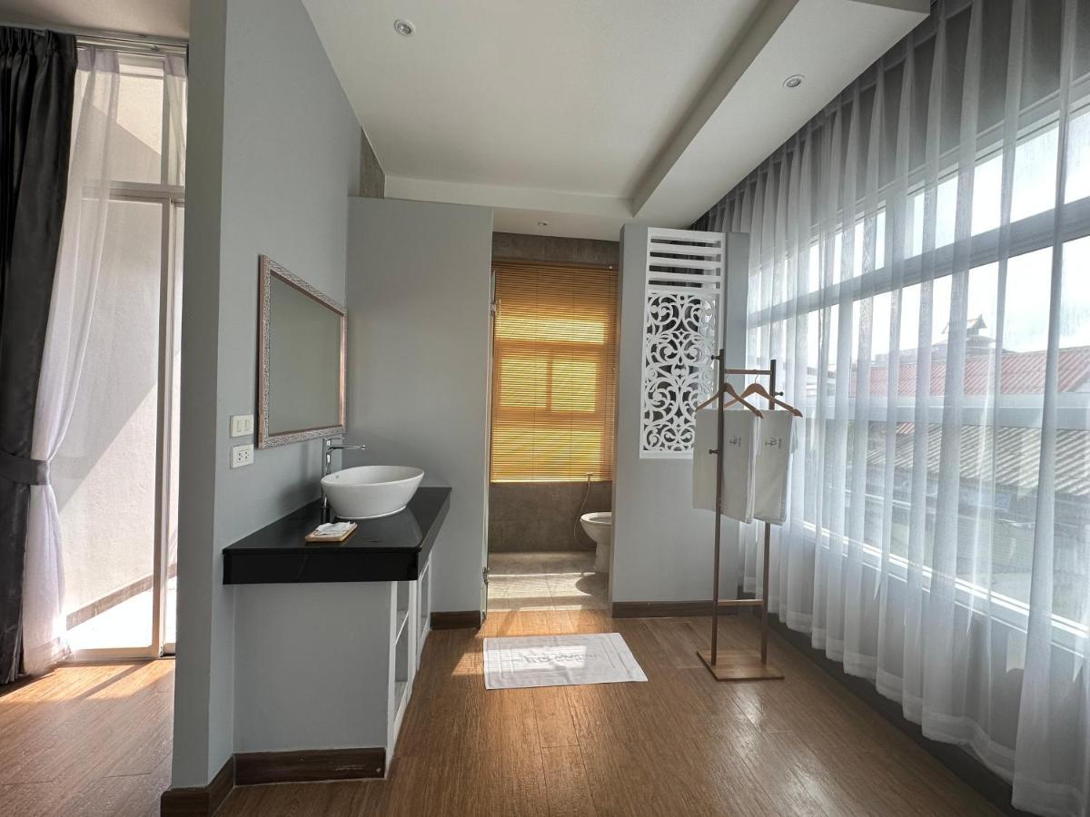 The White House Rachamankha เดอะ ไวท์เฮ้าส์ ราชมรรคา Hostel Chiang Mai Exterior photo