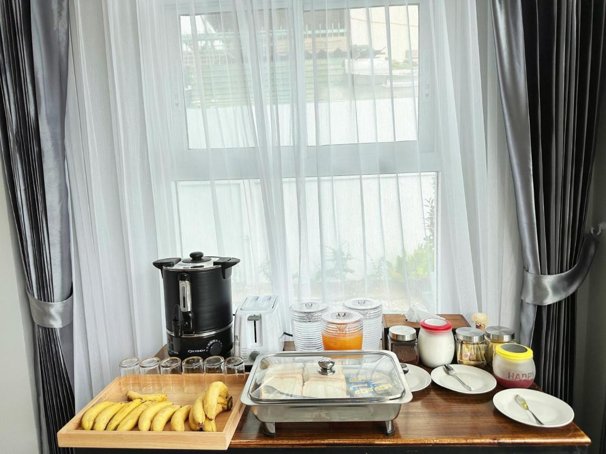 The White House Rachamankha เดอะ ไวท์เฮ้าส์ ราชมรรคา Hostel Chiang Mai Exterior photo