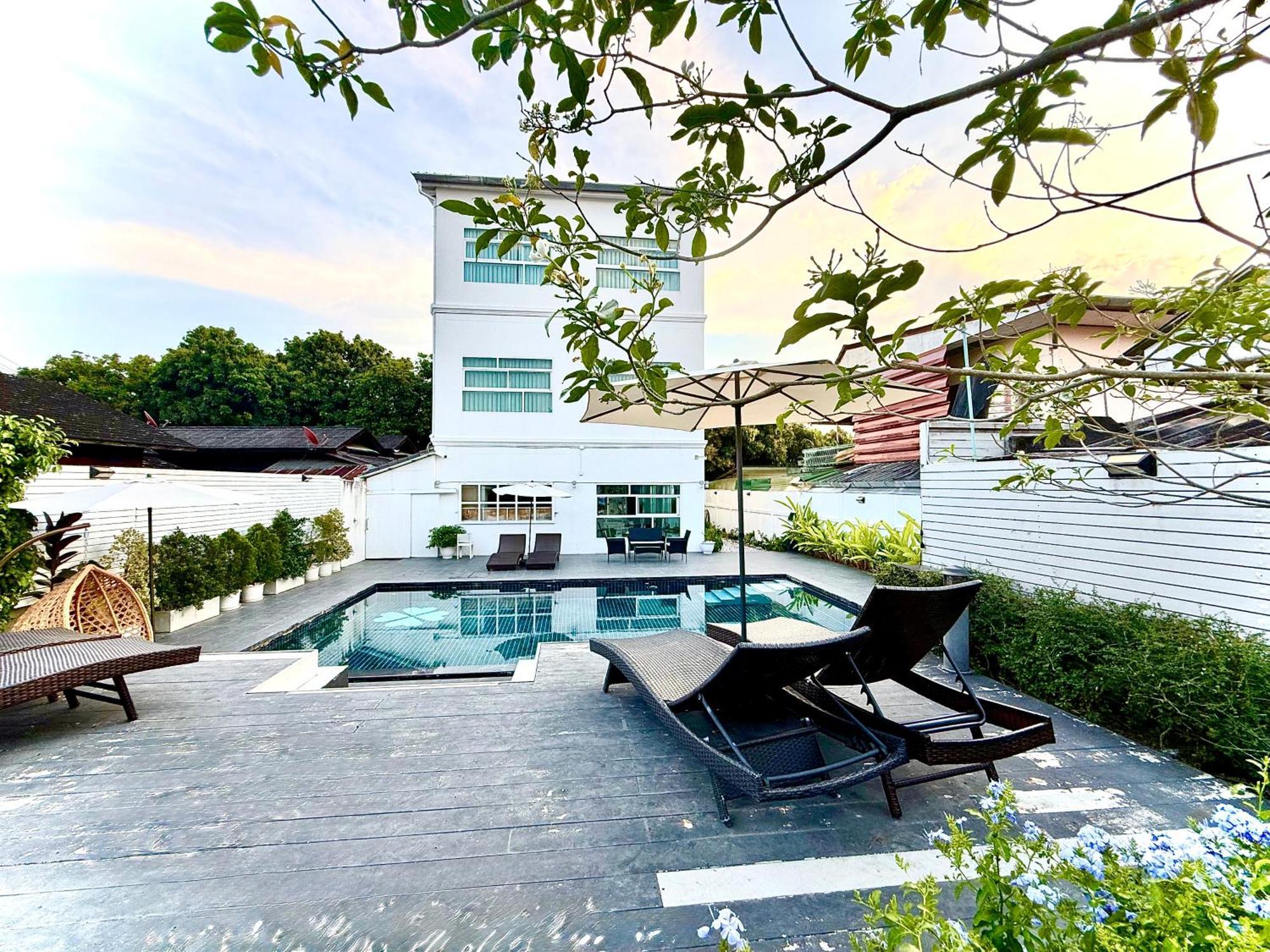 The White House Rachamankha เดอะ ไวท์เฮ้าส์ ราชมรรคา Hostel Chiang Mai Exterior photo